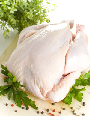 Al contrario de lo que creen algunas personas, se ha comprobado que los pollos nunca han usado hormonas durante su crecimiento en ningún país del mundo.
